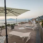 Hébergement de vacances Il Casale Del Sole Montechiaro *